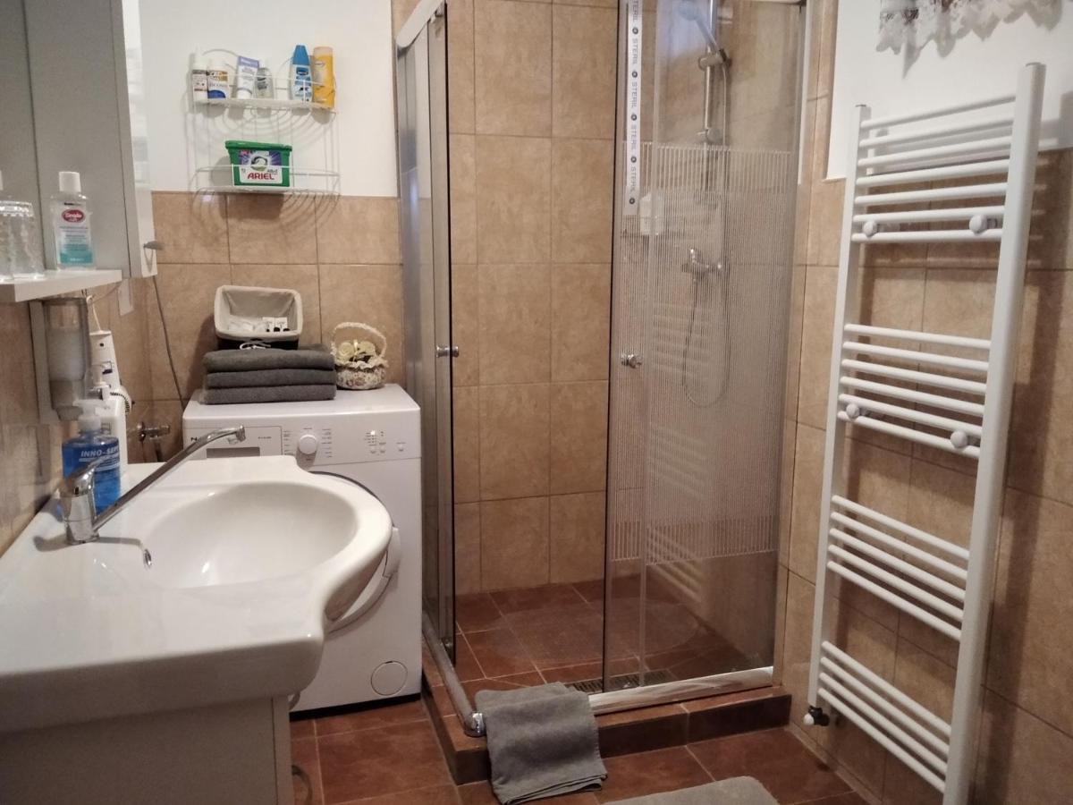 Moezsi Apartman Tolna Exterior foto